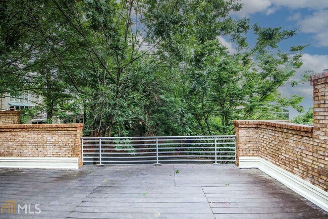 Building Photo - 1255 Apple Valley Rd