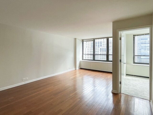 Foto del edificio - 222 E Pearson St