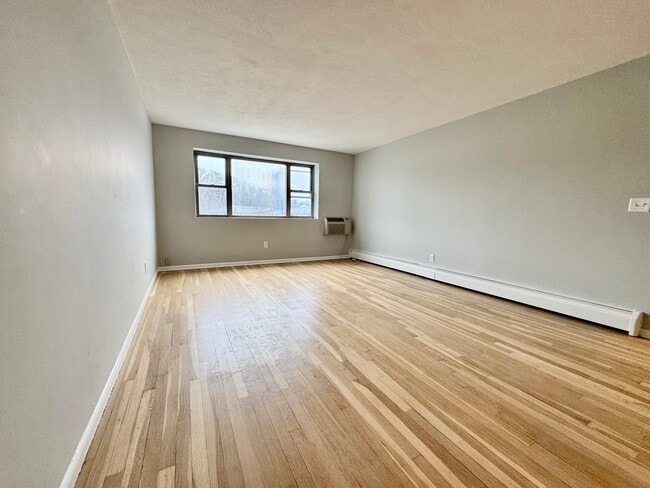 Building Photo - 91 Spring St