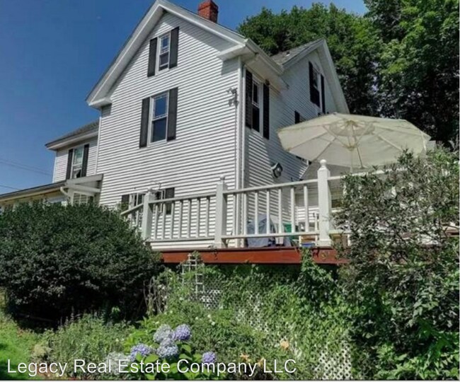 Building Photo - 3 br, 1 bath House - 219 Great Road