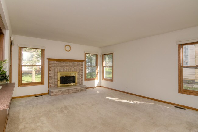 Building Photo - 211 Biscayne St