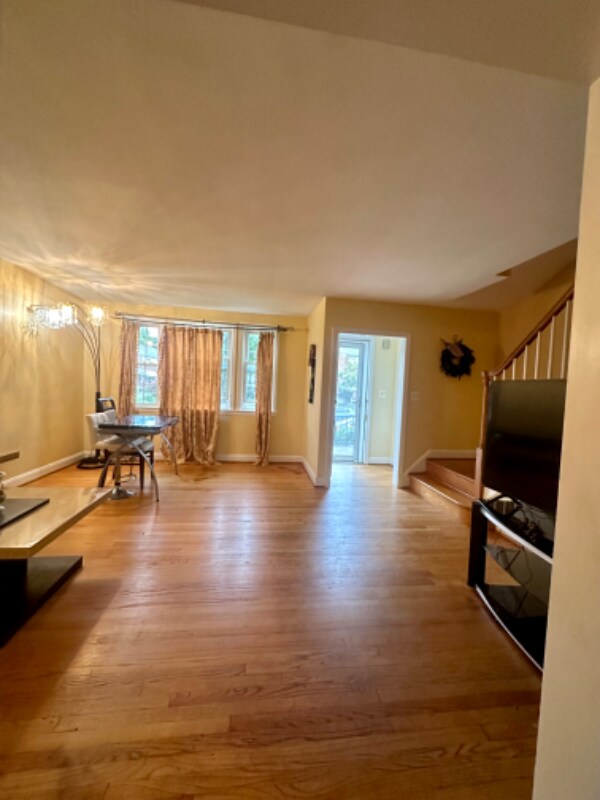 Foto del edificio - 309 Stratford Rd