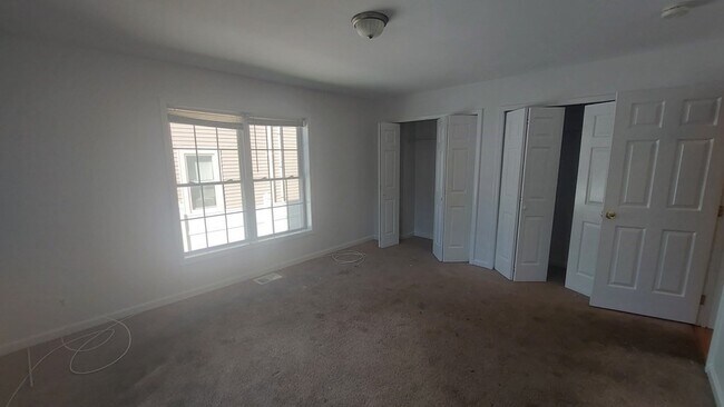 Building Photo - 52 Wheatland Ave