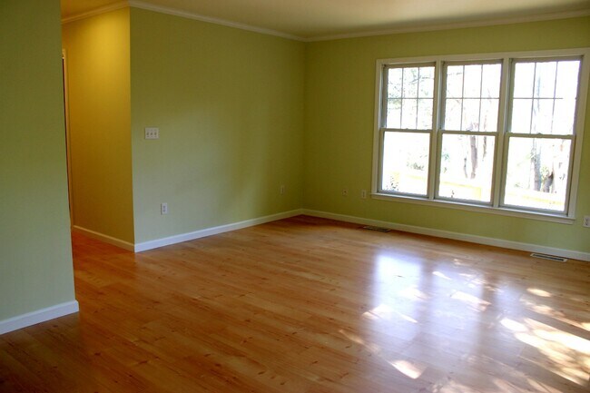 Foto del edificio - 306 Daniel Dr