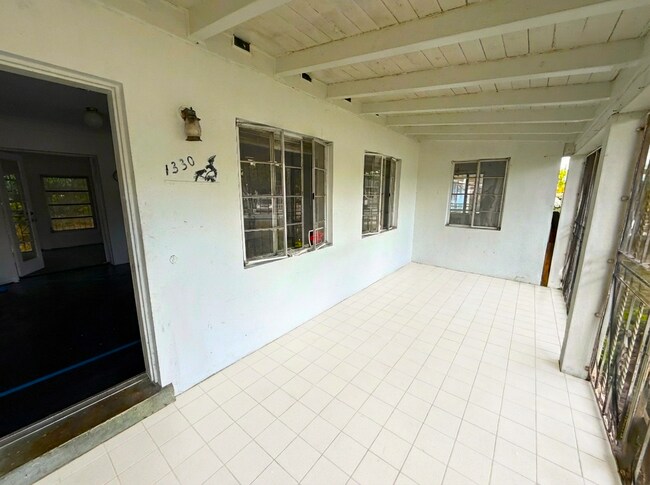 Foto del edificio - 1330 Kasim St