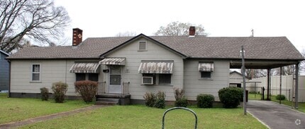 Building Photo - 1107 8th Ave SE