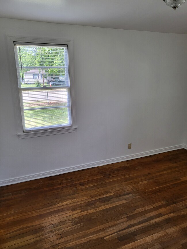 Bedroom 1 - 920 Parklane St NW