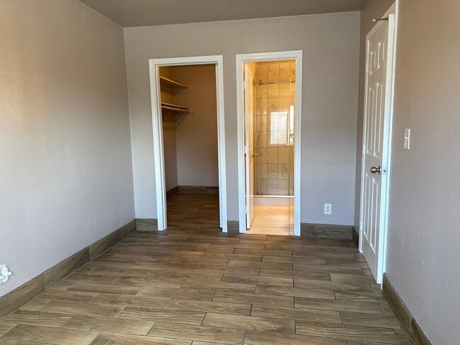 Building Photo - N Hamilton Ave