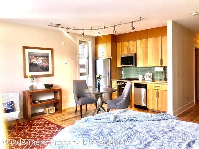 Foto del edificio - 123 Bjune Dr SE