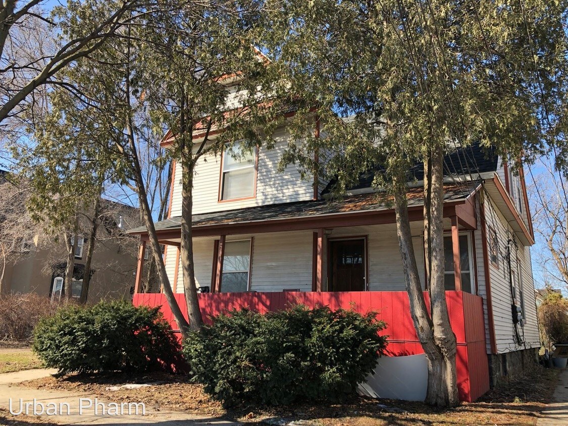 839 Turner Ave NW, Grand Rapids, MI 49504 Room for Rent in Grand