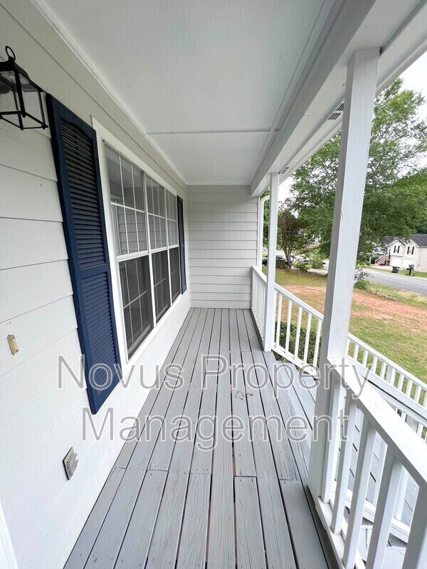 Foto del edificio - 95 Cliff Ct