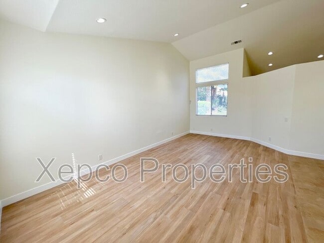 Foto del edificio - 68450 Pasada Rd