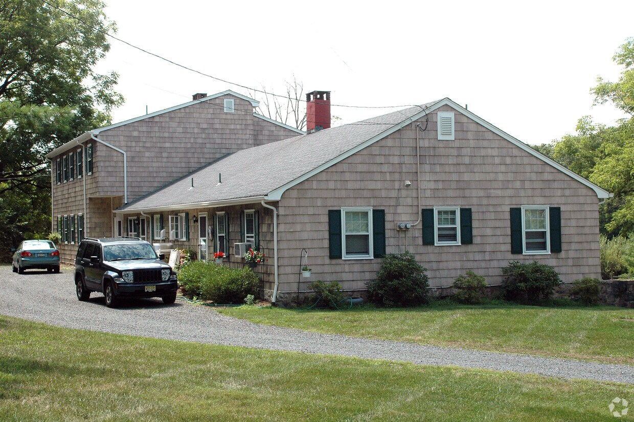 Building Photo - 7 Farm Cottage Rd