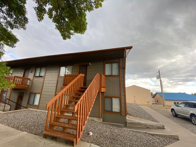 Building Photo - Top Corner, One Bedroom Apt in Bayfield