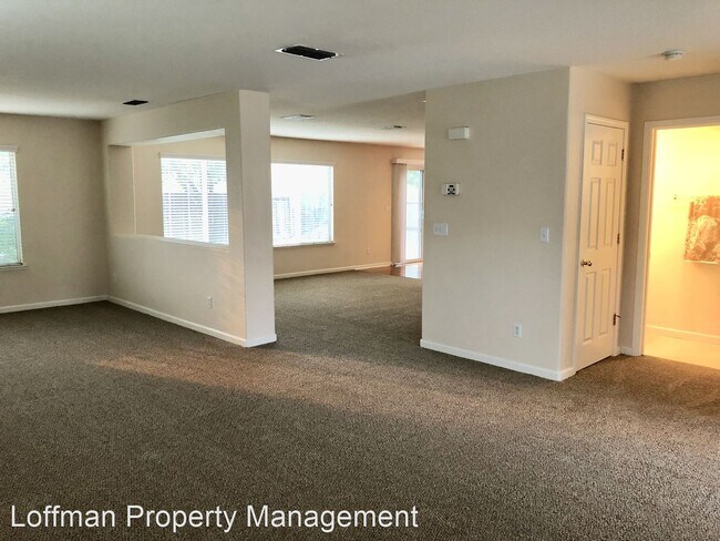 Building Photo - 4 br, 2.5 bath House - 6301 Mallard Court