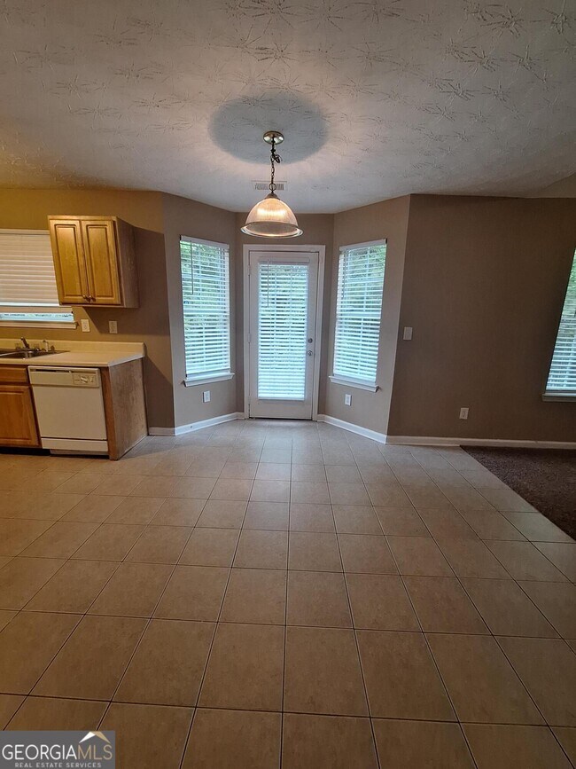 Building Photo - 2645 Virginia Cove