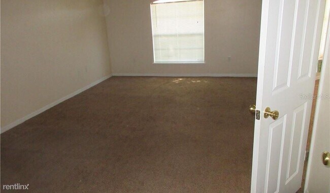 Building Photo - 255 Lobelia Dr