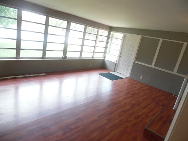 Building Photo - 1900 NE 157th Ter