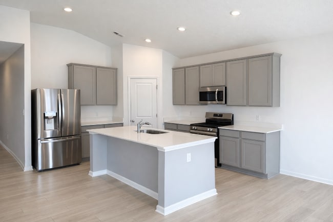 Foto del edificio - 4640 Topaz Pointe Blvd