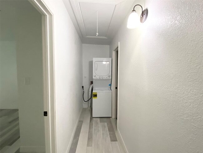 Foto del edificio - 906 Eagle Ave