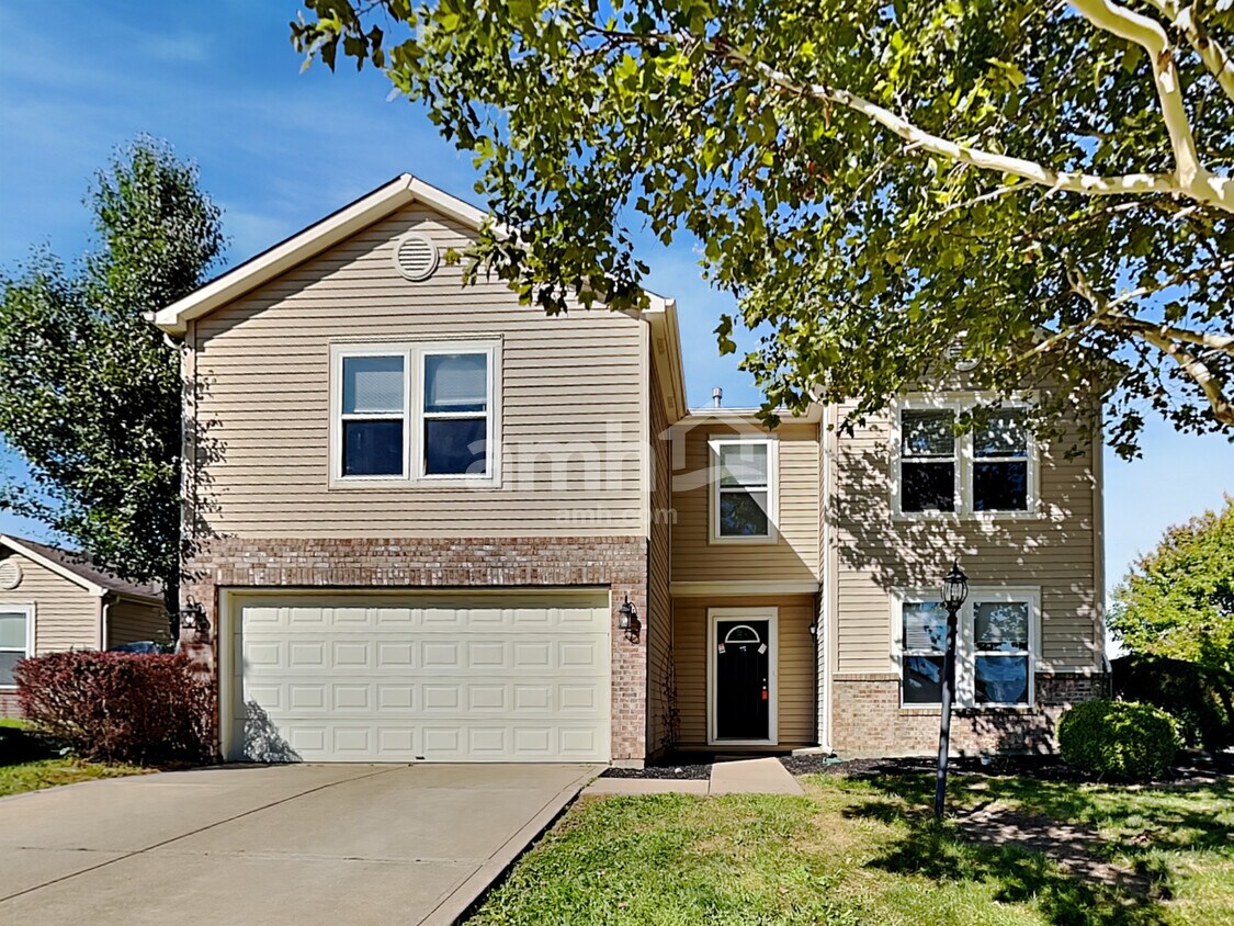 Foto principal - 202 Creekview Dr