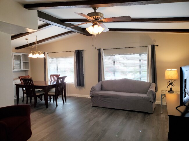 Foto del edificio - 8103 E Southern Ave