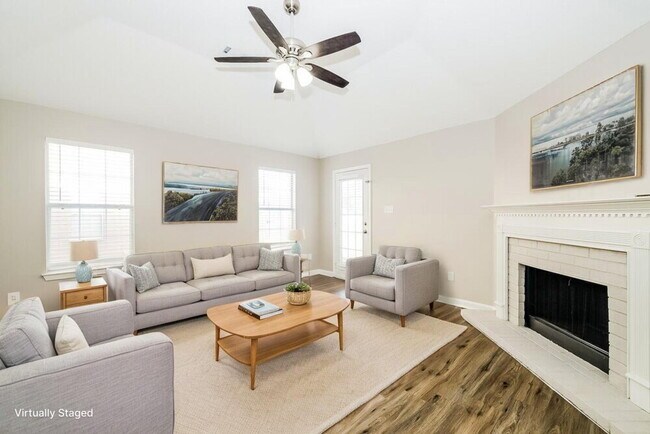 Foto del edificio - 1044 Cross Wood Ln