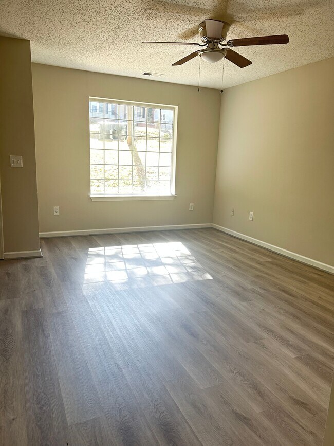 Building Photo - 21B 1st St