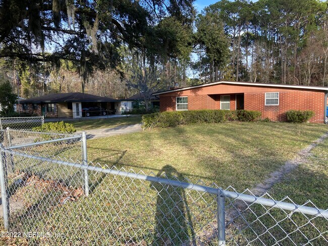 Foto del edificio - 12041 Pulaski Rd