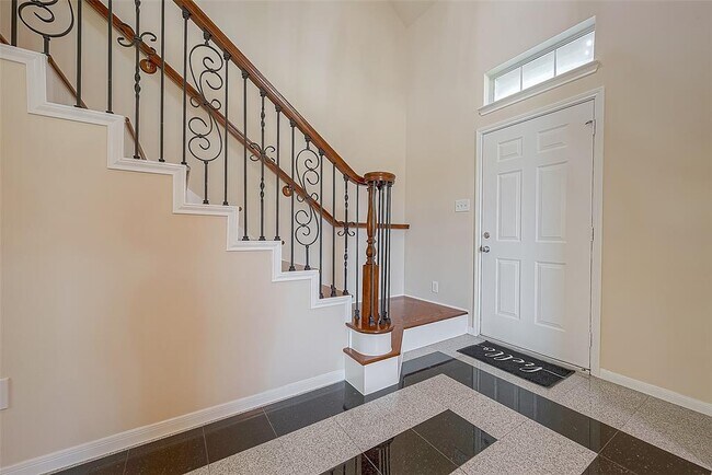 Building Photo - 4418 E Meadow Dr