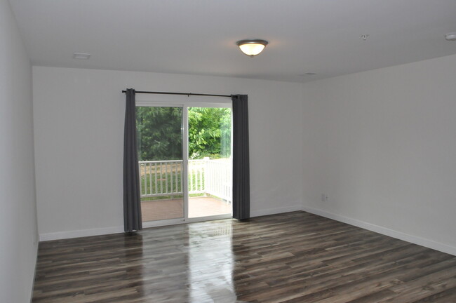 Building Photo - 20 Cattail Cir
