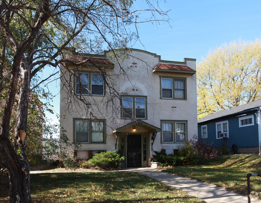 Building Photo - 4224 Cedar Ave