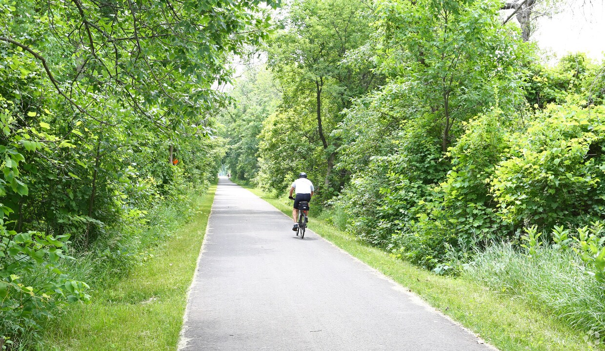 The Seasons Apartments Rentals Sussex, WI