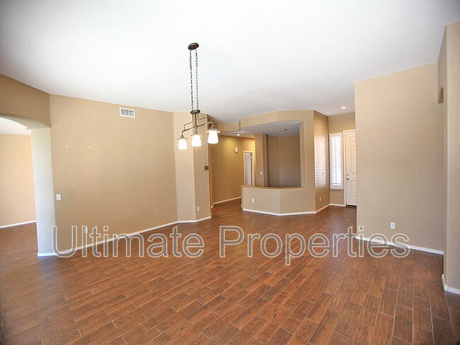 Building Photo - 8711 W Bajada Rd
