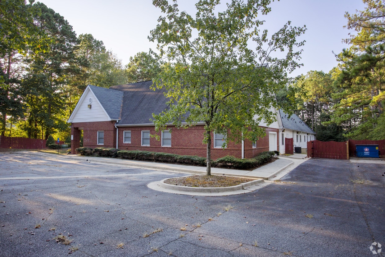 Primary Photo - 2590 Jerome Rd