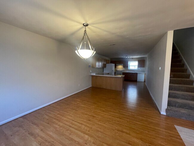 Foto del edificio - Spacious Single Family Home located in Par...