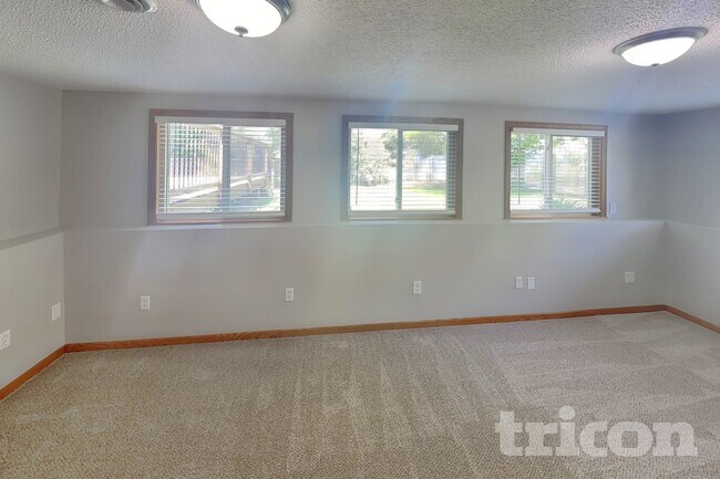 Foto del edificio - 13784 Yosemite Ave S