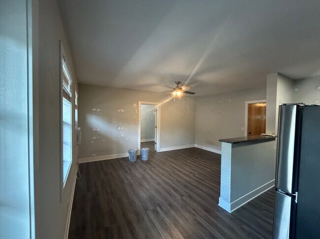 Building Photo - 730 Judson Ave
