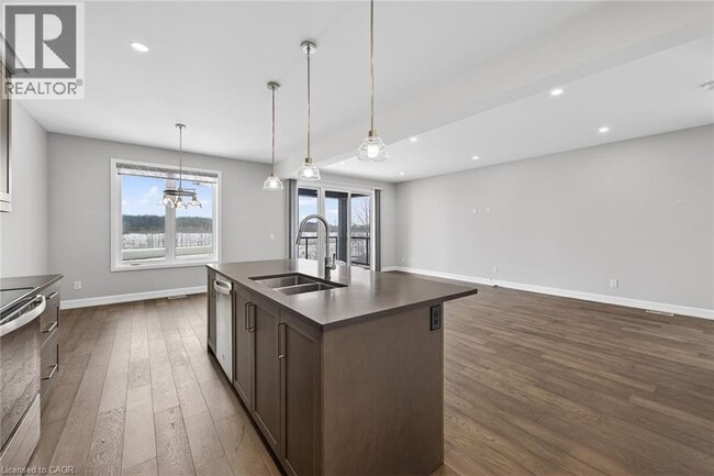 Building Photo - 3951 Mitchell Cres