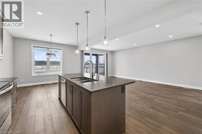 Photo du bâtiment - 3951 Mitchell Cres