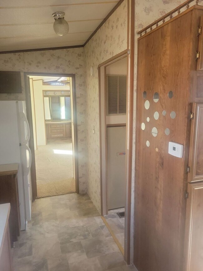 Foto del edificio - 2 Bedroom, 2 Bathroom Trailer House For Rent