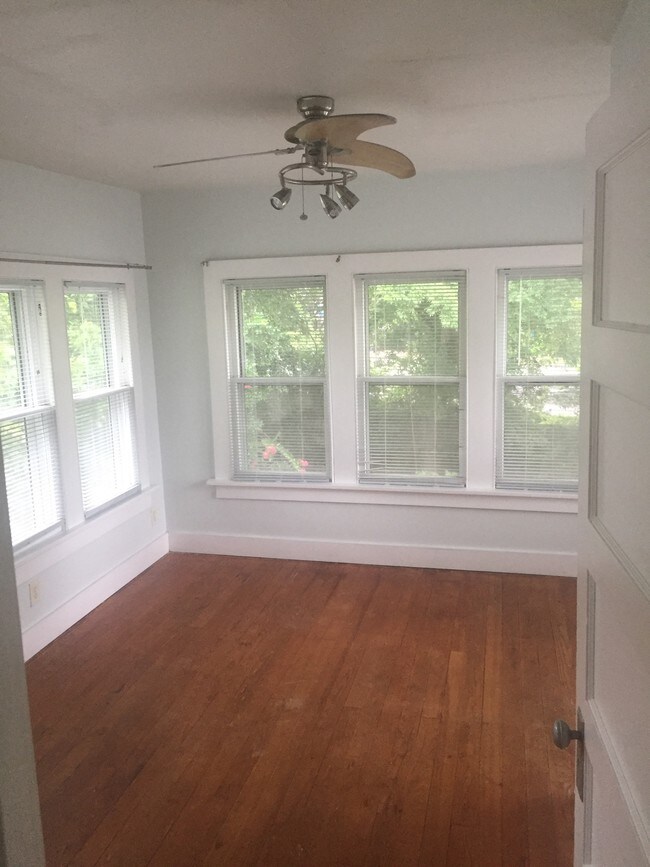 Bedroom - 800 N Spruce St