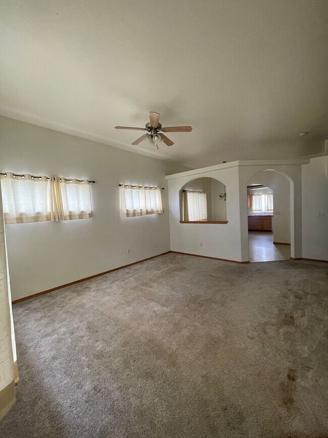 Foto del edificio - Charming 3 bed 2 bath in Five Mile Prairie