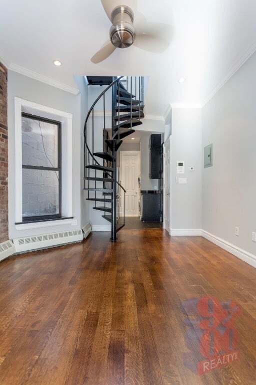 Building Photo - 219 E 28th St
