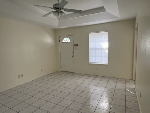 Foto del edificio - 1200 Violet Ave