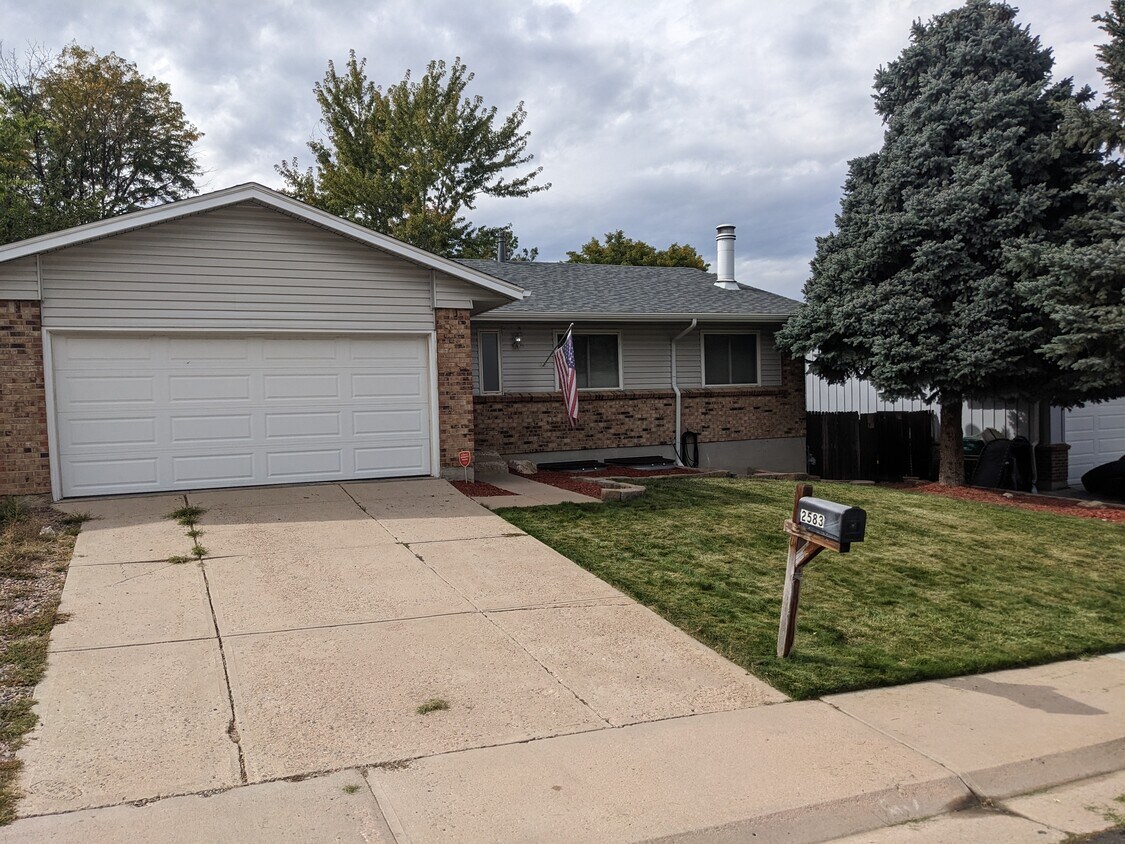 Foto principal - 2583 S Rifle St