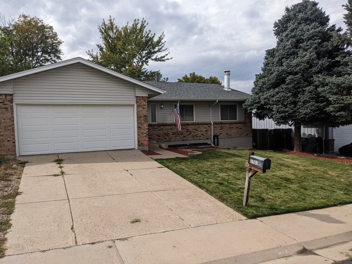 Photo - 2583 S Rifle St (Aurora, CO)