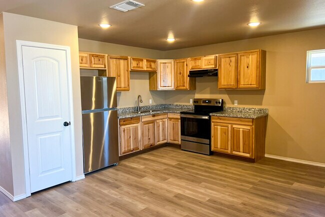 Foto del edificio - 3118 E Cornell St
