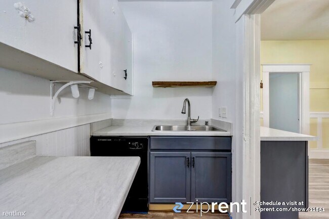 Building Photo - 3 br, 1 bath House - 720 Davis Street, San...