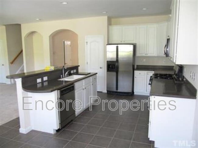 Building Photo - 6824 Middleboro Dr